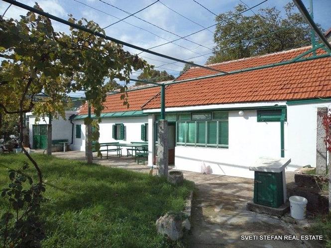 Kuca povrsine 88m2 u Cetinje