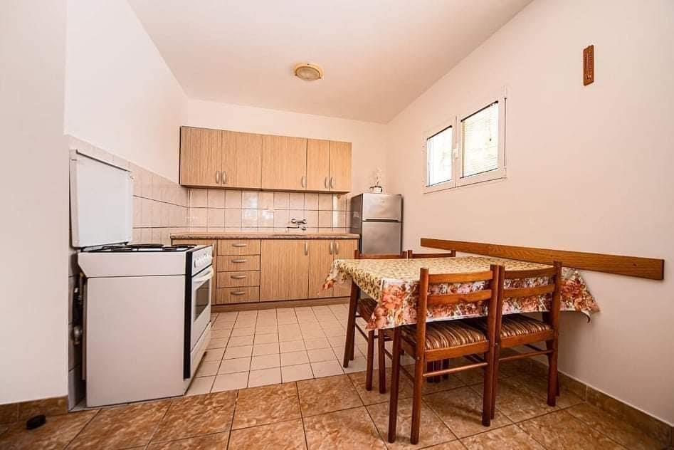 Slobodan-apartman-od-22-29-7--Susanj-Bar-500m-od-mora-068453