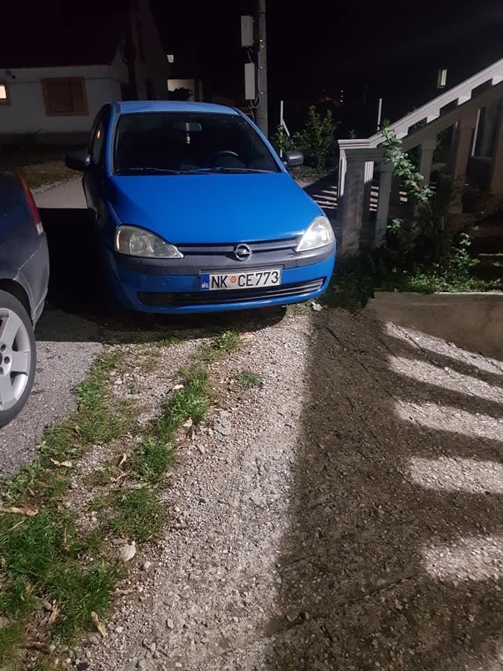 Prodajem-bmw-i-corsu