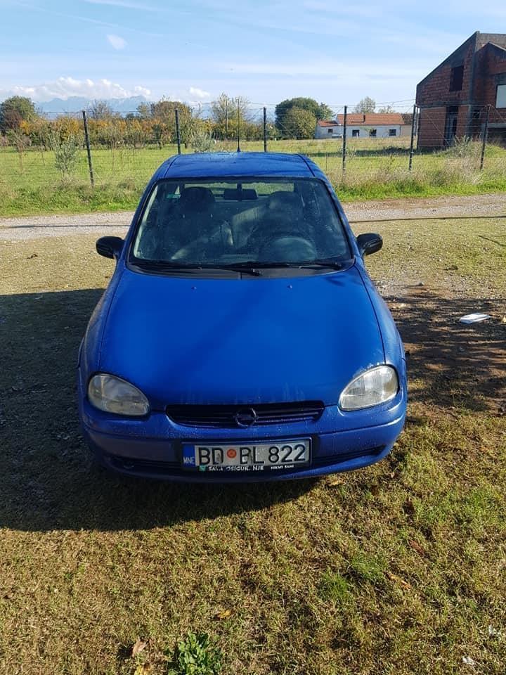 Opel-Corsa-1998