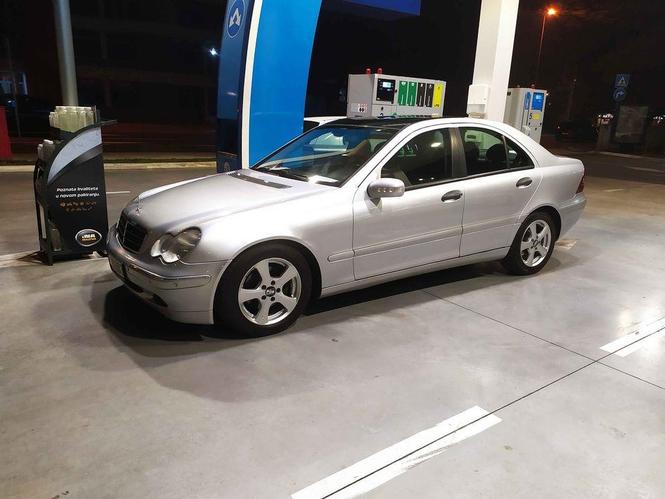Mercedes W203