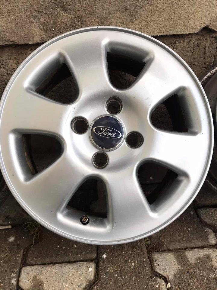 Ford-Pezo-Citroen-r15