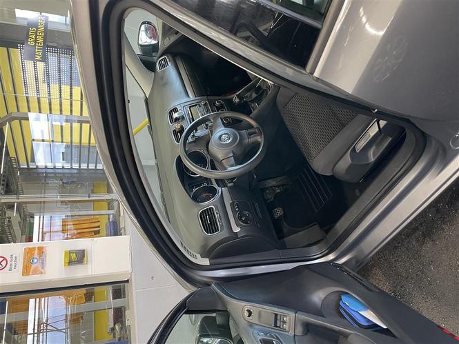 Auto je ima sve je servis