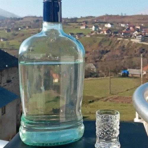 Domaća rakija od divlje kruške 