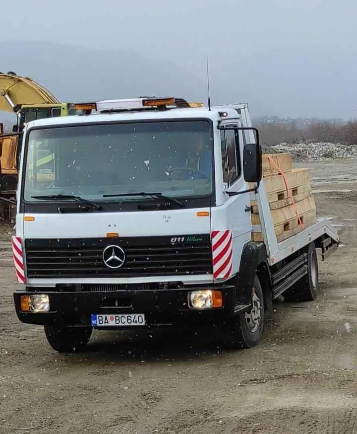 Mercedes-8-11