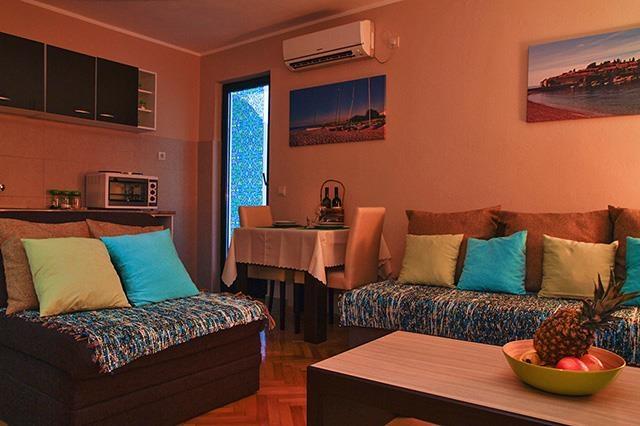 Izdajem stan od 53m2 u Budva