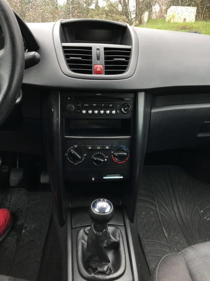 --PRODAJE-SE-PEUGEOT-207