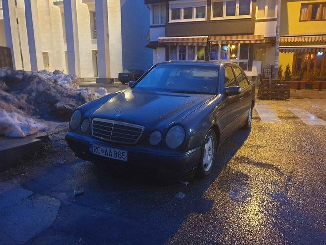 Mercedes e 220cdi 105kw 2001god