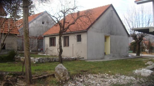 Kuca od 60m2 na Cetinje