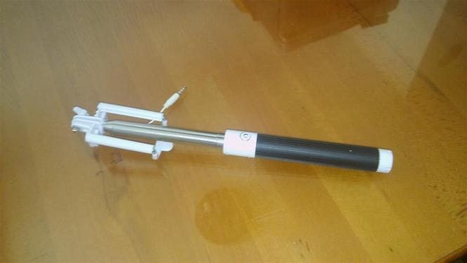 Prodajem,s

elfie stick
