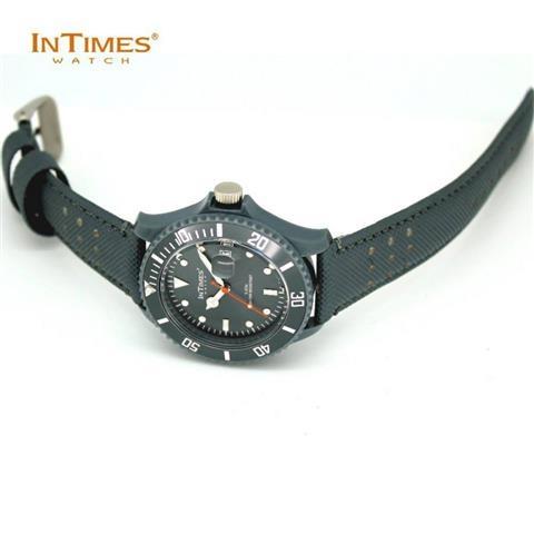 In Times muski sat