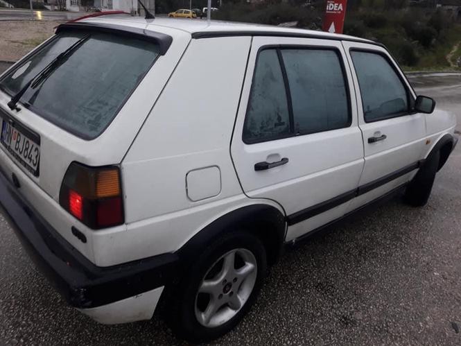 Prodajem golf2