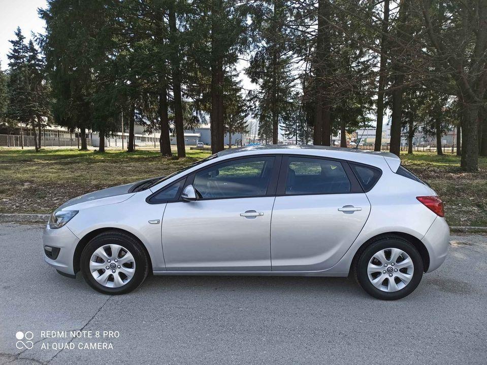 OPEL-ASTRA-1-6--2015-god-