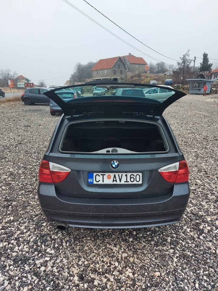 BMW-320D