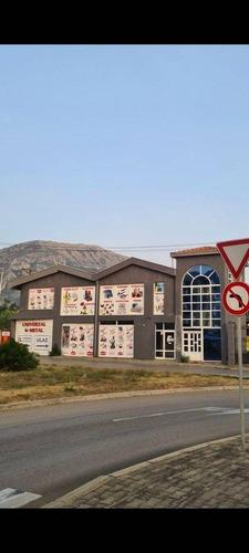 Izdajem lokal