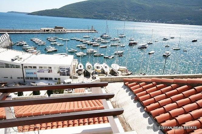 Izuzetno lijepa vila u Heceg Novom 