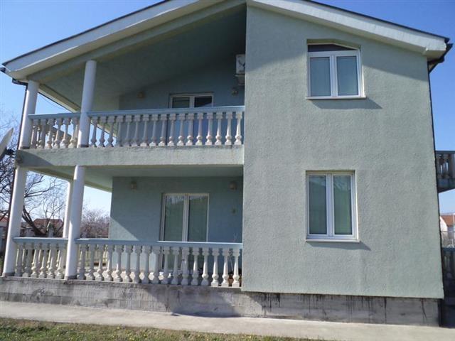 Izdaje se luks kuca od 150m2 u Podgorica