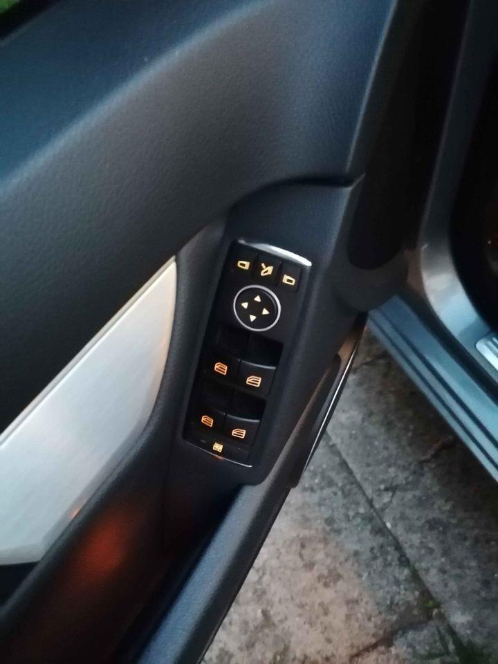 Mercedes-C-200--2012g