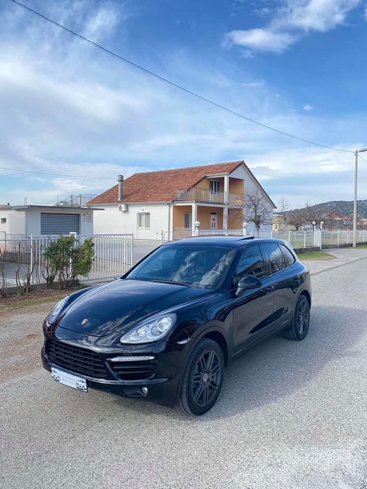 PORSCHE-CAYENNE-3-0-TDI-2011-god