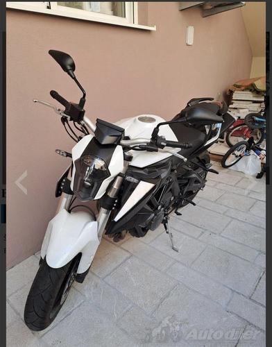 Prodajem Benelli 600