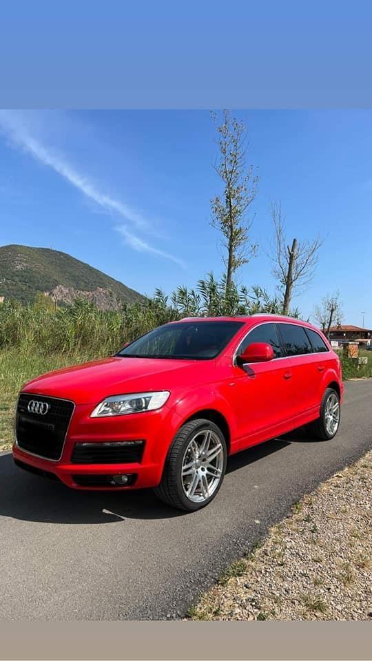 AUDI-Q7