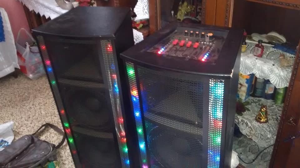 Prodajem-zvucnike-USB-AUX-RADIO