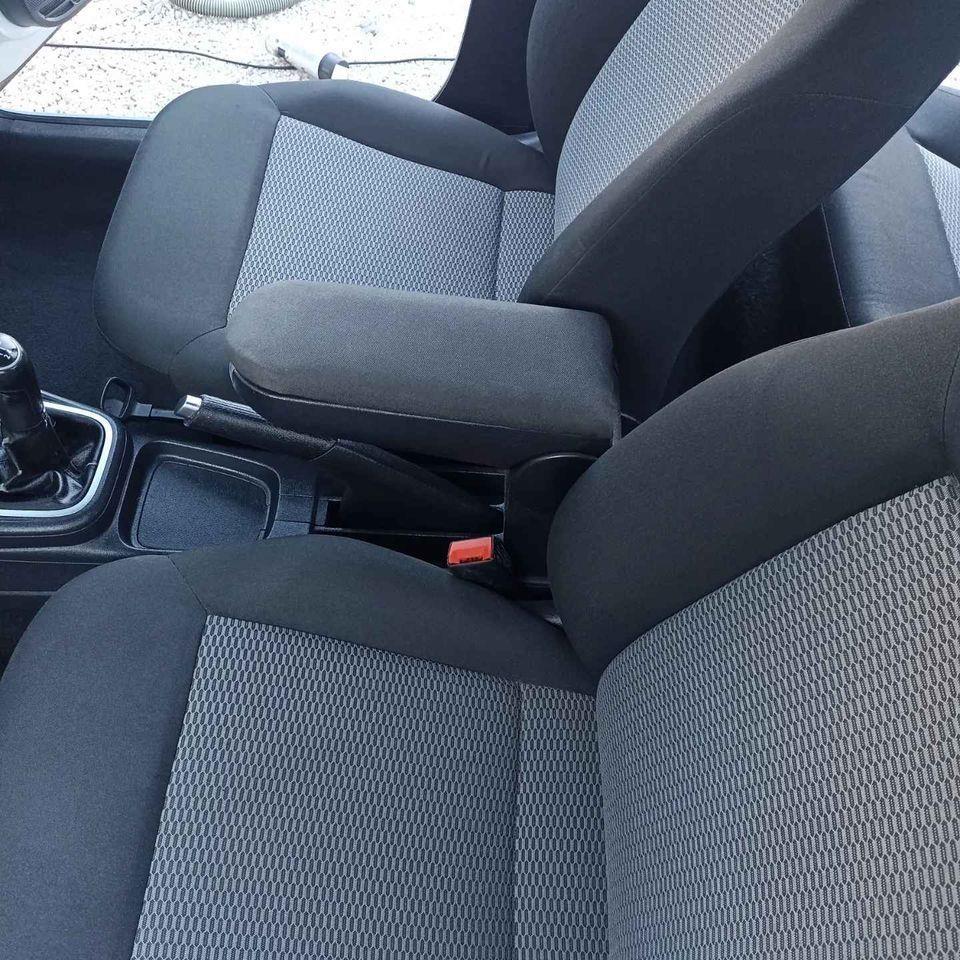 VOLKSWAGEN-POLO