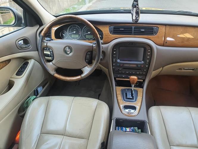Jaguar S type 2.7 152kw dizel 2006 god. U odlicnom stanju. 4