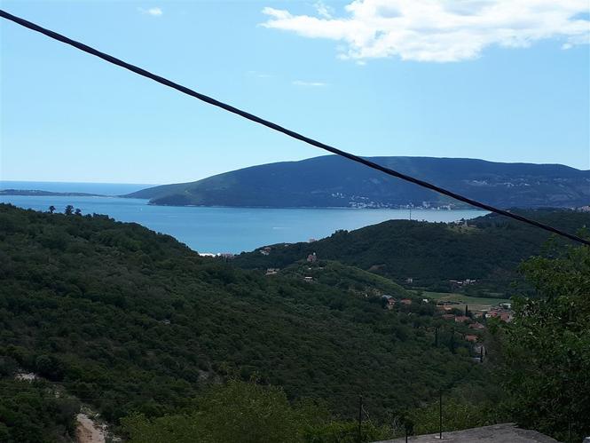 Povoljno plac pogled na more
