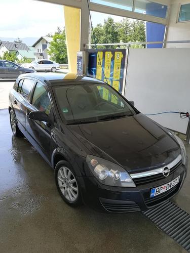 Na prodaju opel astra