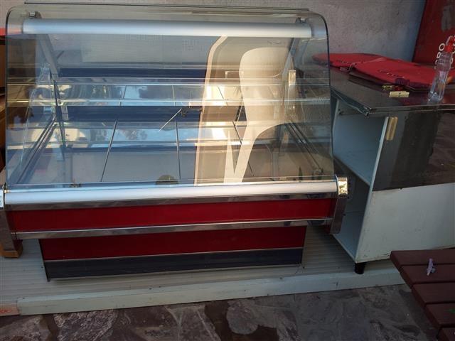 VITRINE RASHLADNE 
