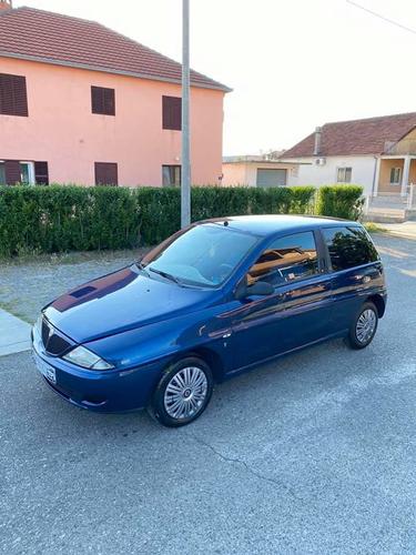 Lancia Y 1.2 I  44 kw 2002 God