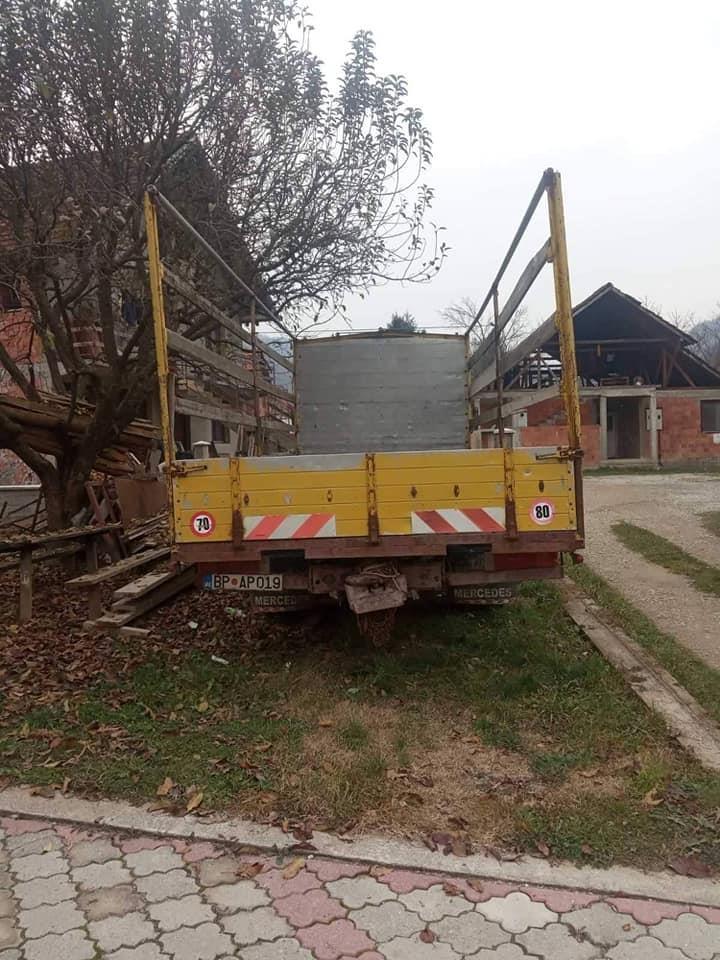 Na-prodaju-Mercedes-813