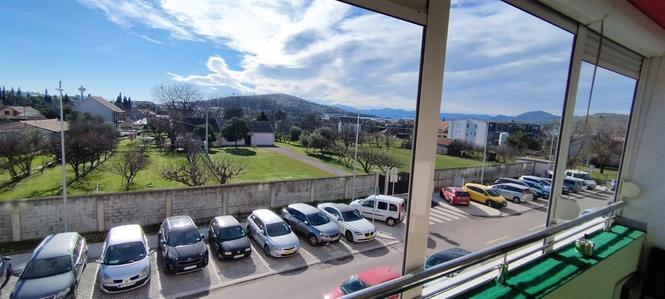 izdavanje dvosoban stan City kvart