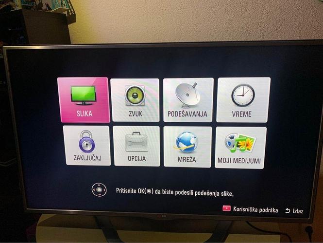 PRODAJEM LG SMART CINEMA 3D TV 42"