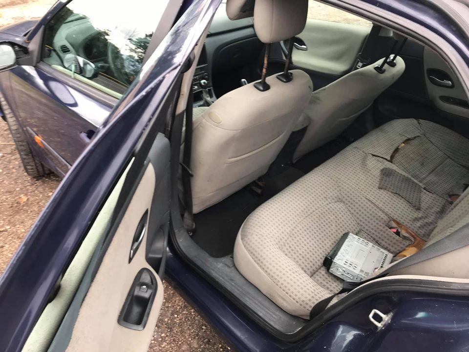 --RENAULT-LAGUNA--