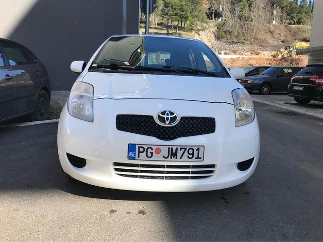 Tojota yaris 2010 god 069660666