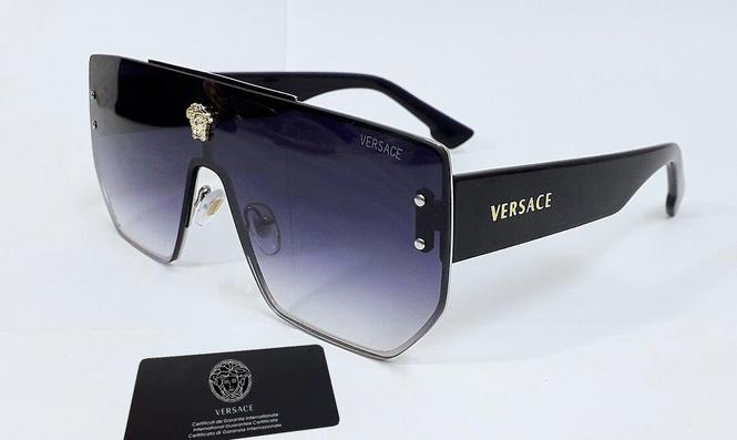 VERSACE BLACK MEDUSE naocare