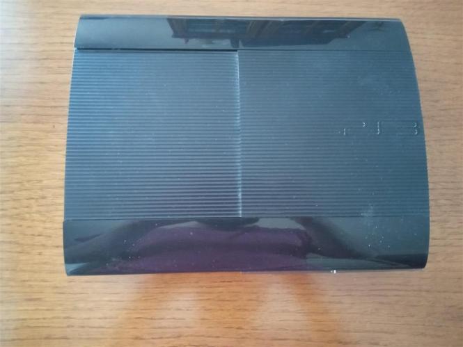 Prodajem PS3, 500 GB