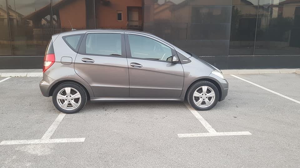 Mercedes-A180-2009god--2-0-80kw-dizel--Avantgarde-oprema--Fu
